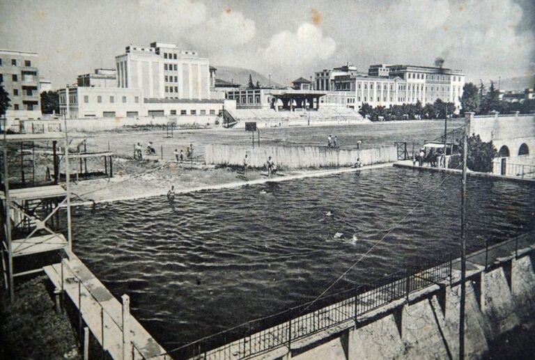 LA VECCHIA PISCINA COMUNALE DI FOLIGNO