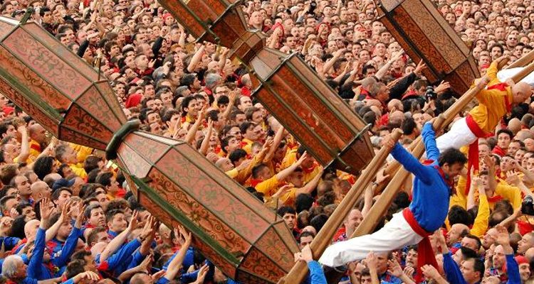 RIEVOCAZIONI STORICHE IN UMBRIA:LA FESTA DEI CERI A GUBBIO