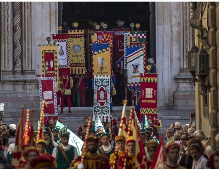 RIEVOCAZIONI STORICHE IN UMBRIA: FESTA DEL CORPUS DOMINI AD ORVIETO