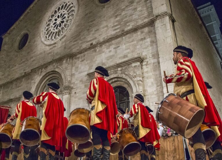 RIEVOCAZIONI STORICHE IN UMBRIA: I GIOCHI DELLE PORTE A GUALDO TADINO